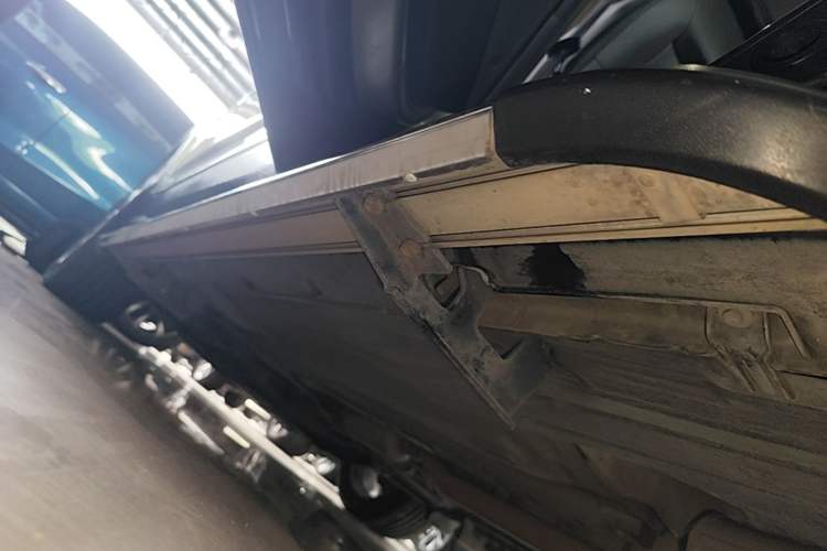 Used Ford Kuga 2015 1.5L GTDi Two-Wheel Drive Fashion Edition Left Side Sill