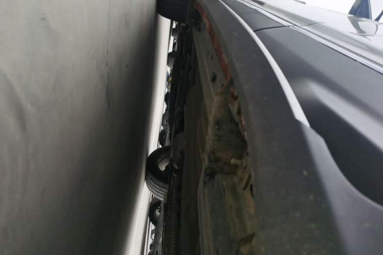 Used Ford Kuga 2015 1.5L GTDi Four-Wheel-Drive Elite Model Left Side Sill