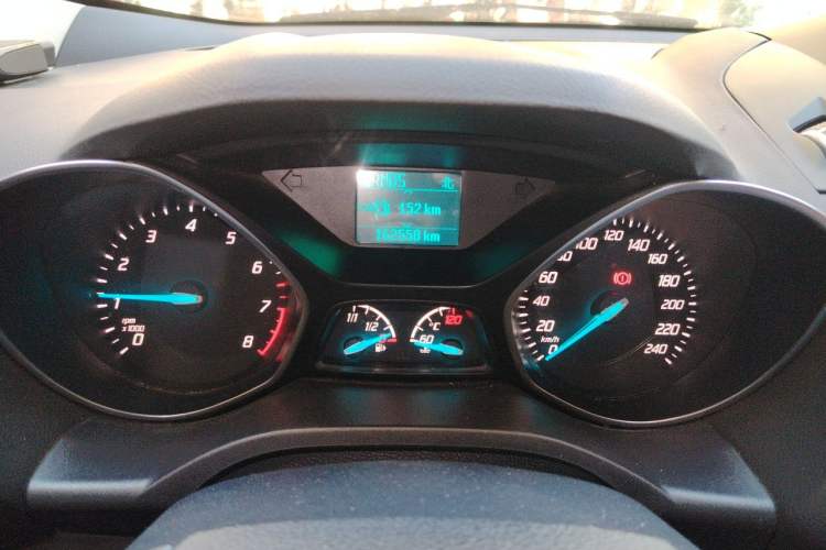 Used Ford Kuga 2015 1.5L GTDi Two-Wheel Drive Fashion Edition Odometer Close Up