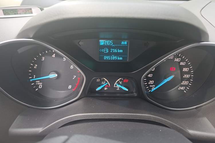 Used Ford Kuga 2015 1.5L GTDi Two-Wheel Drive Fashion Edition Odometer Close Up