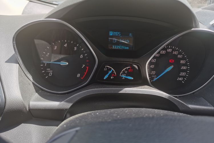 Used Ford Kuga 2015 1.5L GTDi Two-Wheel Drive Fashion Edition Odometer Close Up