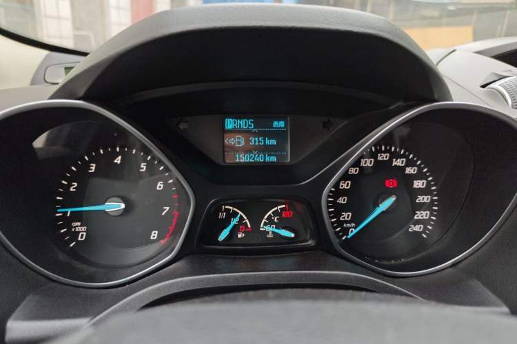 Used Ford Kuga 2015 1.5L GTDi Two-Wheel Drive Fashion Edition Odometer Close Up