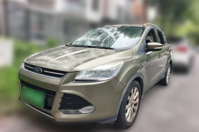 Ojetý Ford Kuga 2015 1.5L GTDi Two-Wheel-Drive Comfort Model