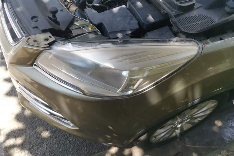 Used Ford Kuga 2015 1.5L GTDi Two-Wheel Drive Fashion Edition Right Front Headlight
