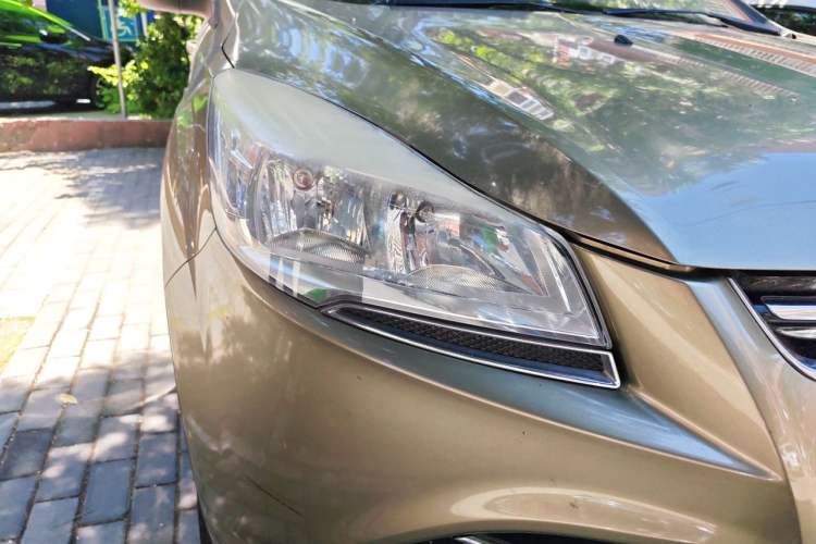 Used Ford Kuga 2015 1.5L GTDi Two-Wheel Drive Fashion Edition Right Front Headlight