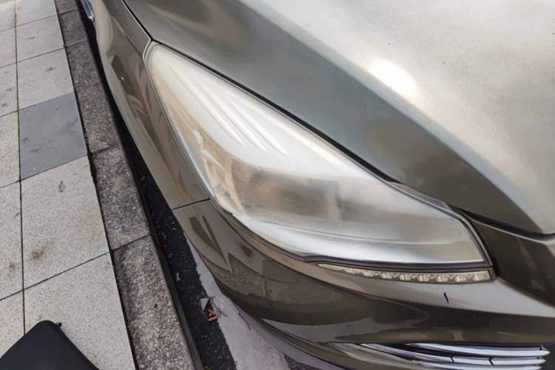 Used Ford Kuga 2015 2.0L GTDi Four-Wheel Drive Elite Model Right Front Headlight