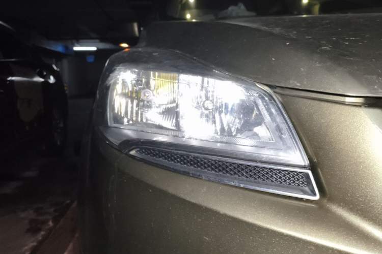 Used Ford Kuga 2015 1.5L GTDi Two-Wheel Drive Fashion Edition Right Front Headlight