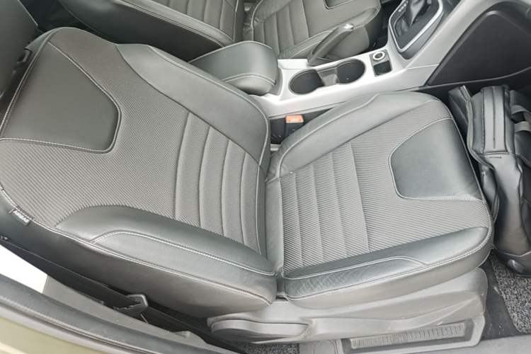 Used Ford Kuga 2015 1.5L GTDi Two-Wheel Drive Fashion Edition Right Front Seat