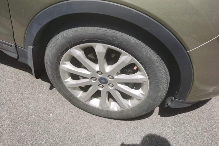 Used Ford Kuga 2015 1.5L GTDi Two-Wheel Drive Fashion Edition Right Front Wheel Hub