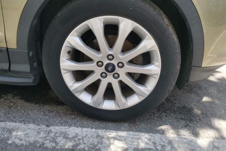 Used Ford Kuga 2015 1.5L GTDi Two-Wheel Drive Fashion Edition Right Front Wheel Hub
