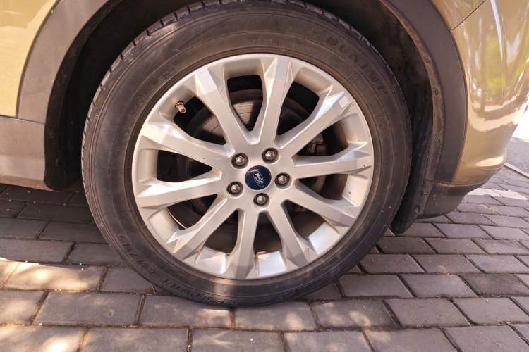 Used Ford Kuga 2015 1.5L GTDi Two-Wheel Drive Fashion Edition Right Front Wheel Hub