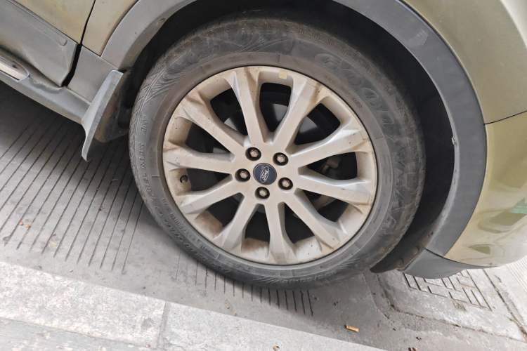 Used Ford Kuga 2015 1.5L GTDi Two-Wheel Drive Fashion Edition Right Front Wheel Hub