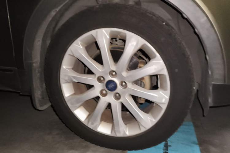 Used Ford Kuga 2015 1.5L GTDi Two-Wheel Drive Fashion Edition Right Front Wheel Hub