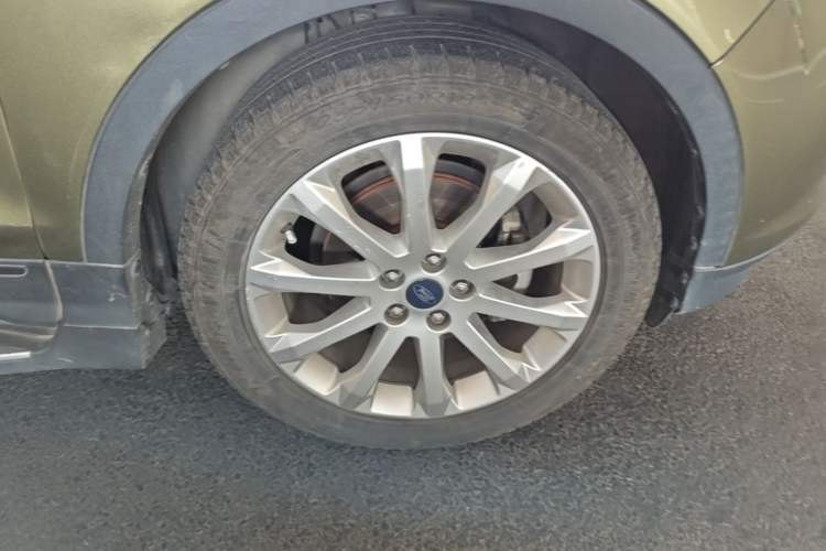 Used Ford Kuga 2015 1.5L GTDi Two-Wheel Drive Fashion Edition Right Front Wheel Hub