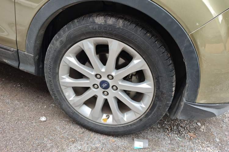 Used Ford Kuga 2015 1.5L GTDi Two-Wheel Drive Fashion Edition Right Front Wheel Hub