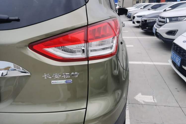Used Ford Kuga 2015 1.5L GTDi Four-Wheel-Drive Elite Model Right Rear Taillight