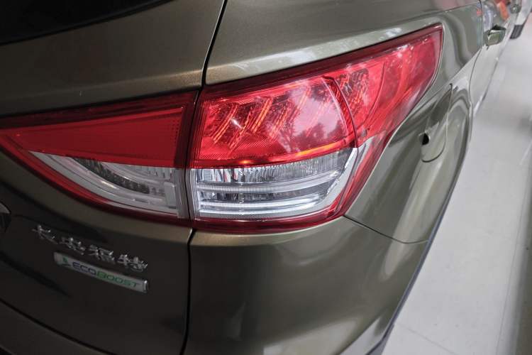 Used Ford Kuga 2015 1.5L GTDi Two-Wheel Drive Fashion Edition Right Rear Taillight