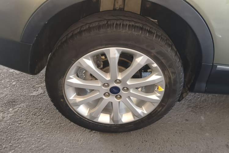 Used Ford Kuga 2015 1.5L GTDi Four-Wheel-Drive Elite Model Right Rear Wheel Hub
