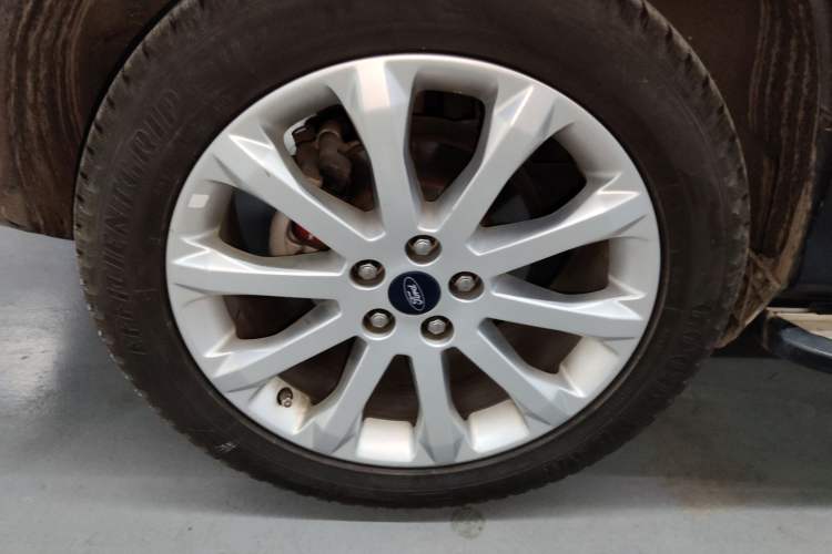 Used Ford Kuga 2015 1.5L GTDi Two-Wheel Drive Fashion Edition Right Rear Wheel Hub