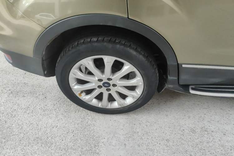 Used Ford Kuga 2015 1.5L GTDi Four-Wheel-Drive Elite Model Right Rear Wheel Hub