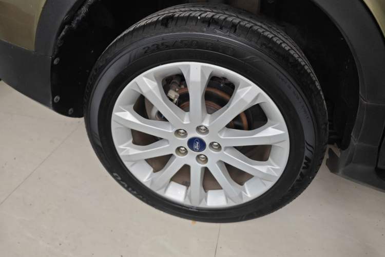 Used Ford Kuga 2015 1.5L GTDi Two-Wheel Drive Fashion Edition Right Rear Wheel Hub