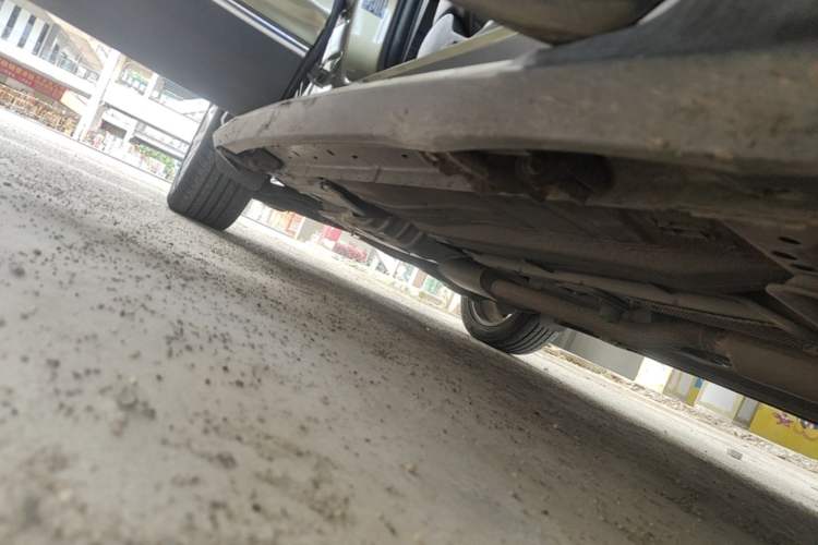 Used Ford Kuga 2015 1.5L GTDi Four-Wheel-Drive Elite Model Right Side Sill