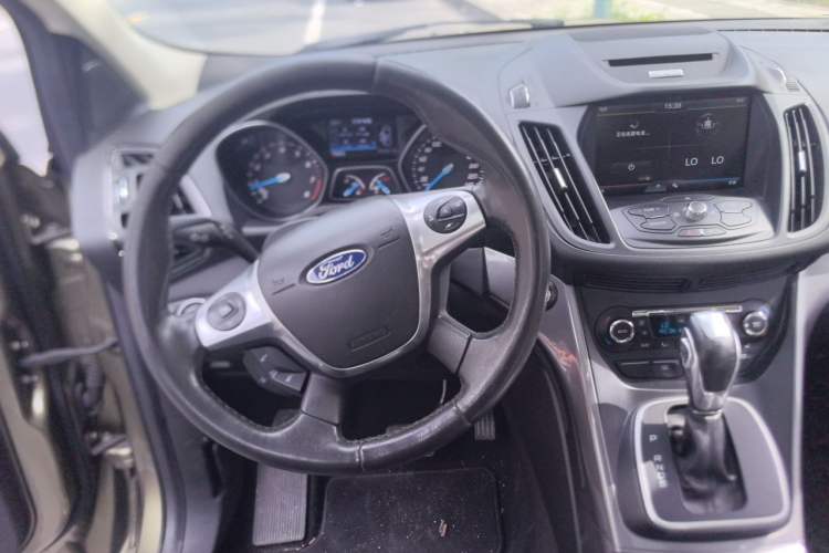 Used Ford Kuga 2015 1.5L GTDi Four-Wheel-Drive Elite Model Steering Wheel