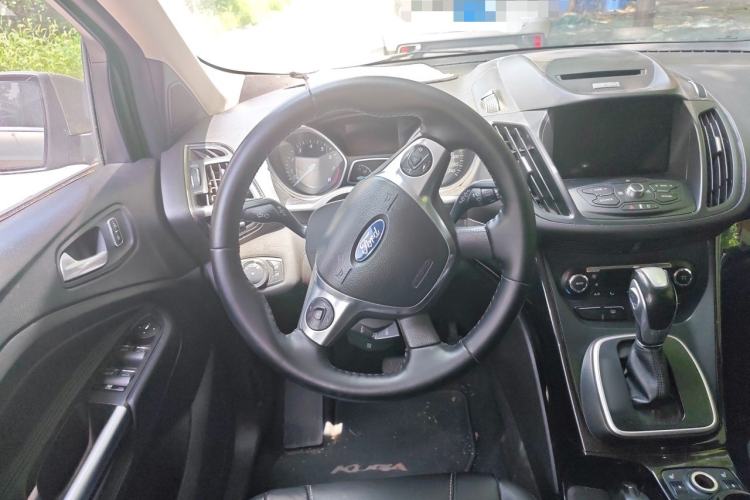 Used Ford Kuga 2015 2.0L GTDi Four-Wheel-Drive Sport Model Steering Wheel