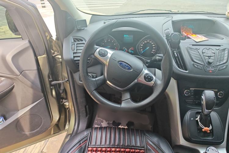 Used Ford Kuga 2015 1.5L GTDi Two-Wheel-Drive Comfort Model Steering Wheel