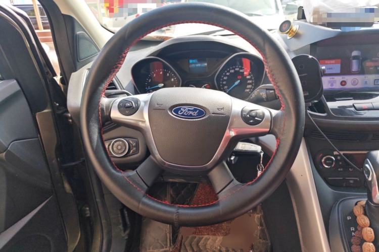 Used Ford Kuga 2015 1.5L GTDi Two-Wheel-Drive Comfort Model Steering Wheel