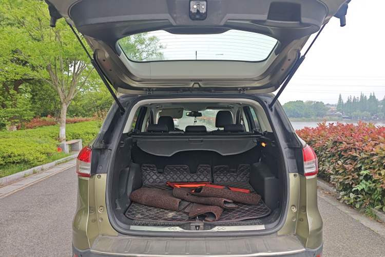 Used Ford Kuga 2015 1.5L GTDi Two-Wheel Drive Fashion Edition Trunk