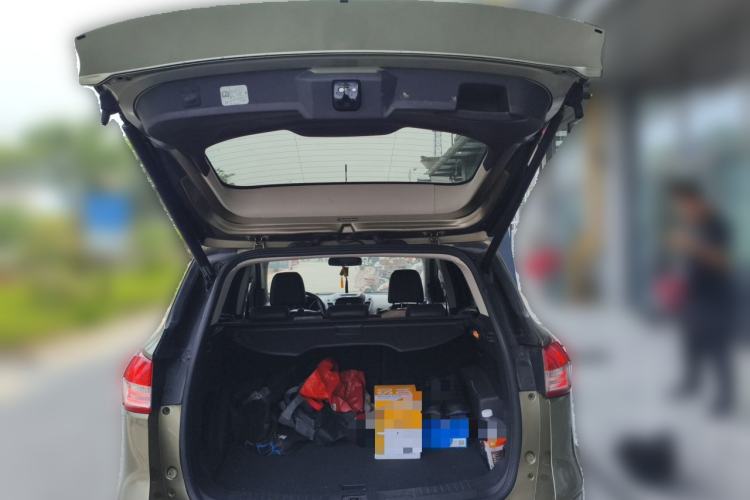 Used Ford Kuga 2015 2.0L GTDi Four-Wheel-Drive Sport Model Trunk