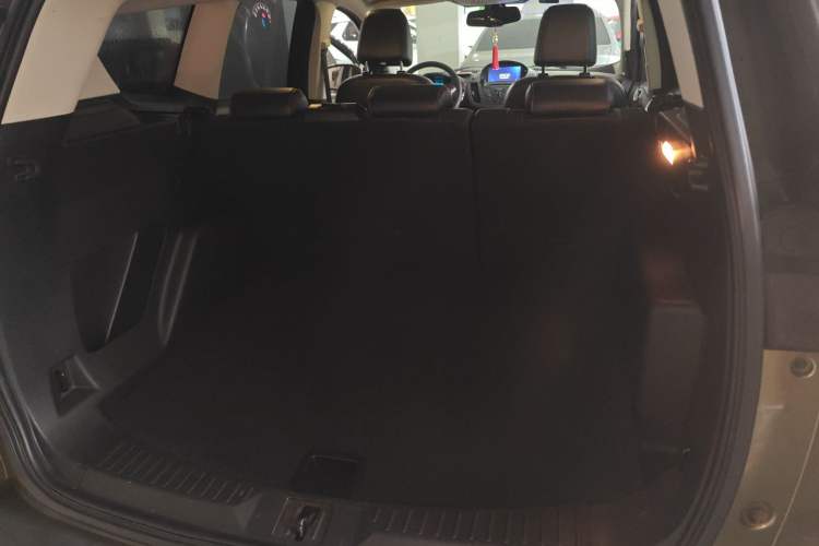 Used Ford Kuga 2015 1.5L GTDi Two-Wheel Drive Fashion Edition Trunk