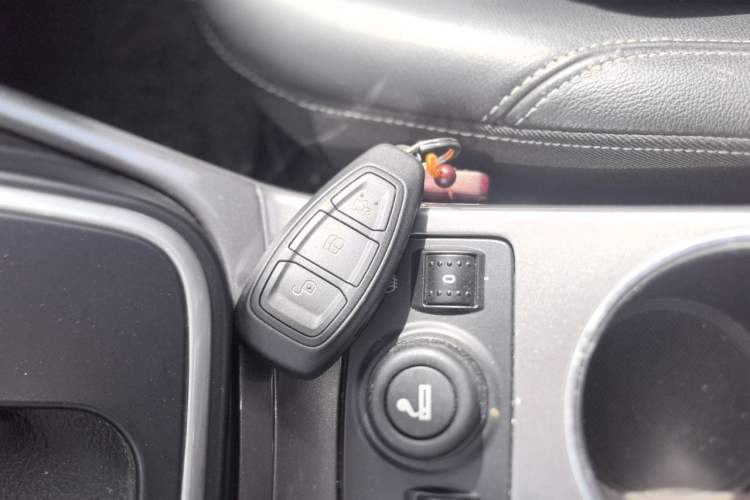 Used Ford Kuga 2015 1.5L GTDi Four-Wheel-Drive Elite Model Vehicle Key