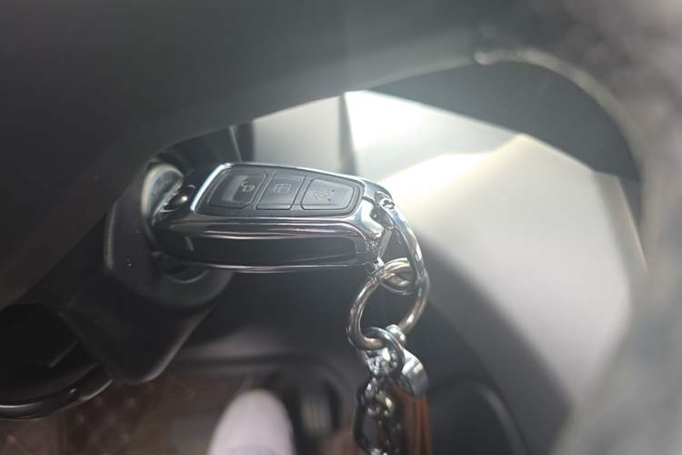 Used Ford Kuga 2015 1.5L GTDi Two-Wheel Drive Fashion Edition Vehicle Key
