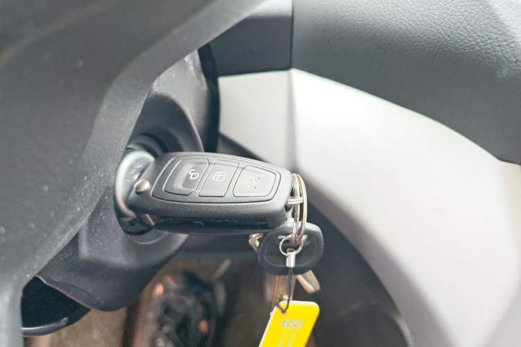 Used Ford Kuga 2015 1.5L GTDi Two-Wheel-Drive Comfort Model Vehicle Key