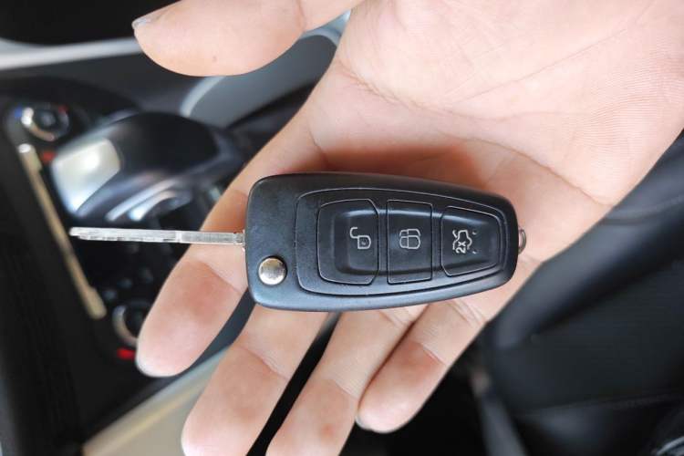 Used Ford Kuga 2015 1.5L GTDi Two-Wheel Drive Fashion Edition Vehicle Key