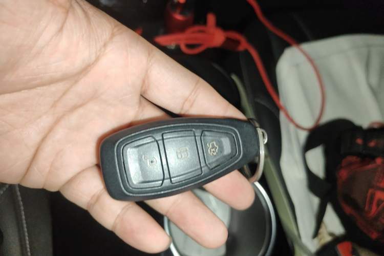 Used Ford Kuga 2015 2.0L GTDi Four-Wheel-Drive Sport Model Vehicle Key