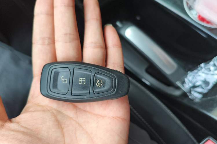 Used Ford Kuga 2015 2.0L GTDi Four-Wheel-Drive Sport Model Vehicle Key