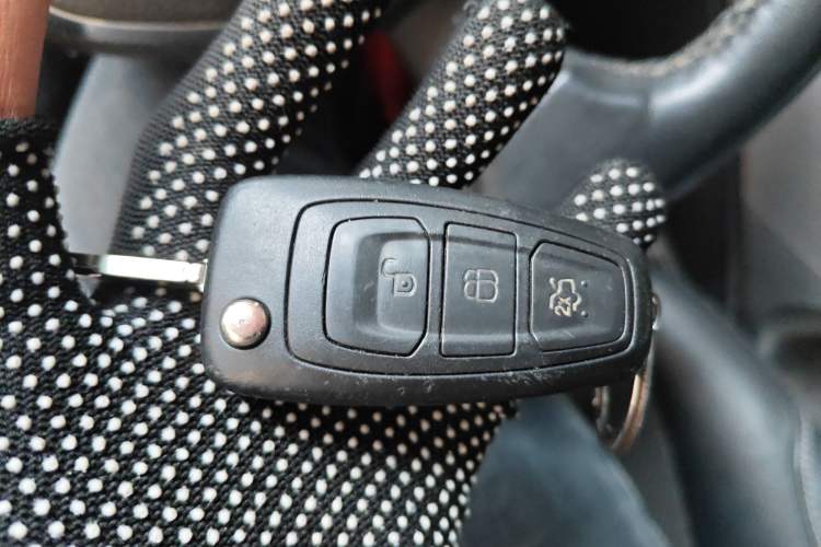 Used Ford Kuga 2015 1.5L GTDi Two-Wheel Drive Fashion Edition Vehicle Key
