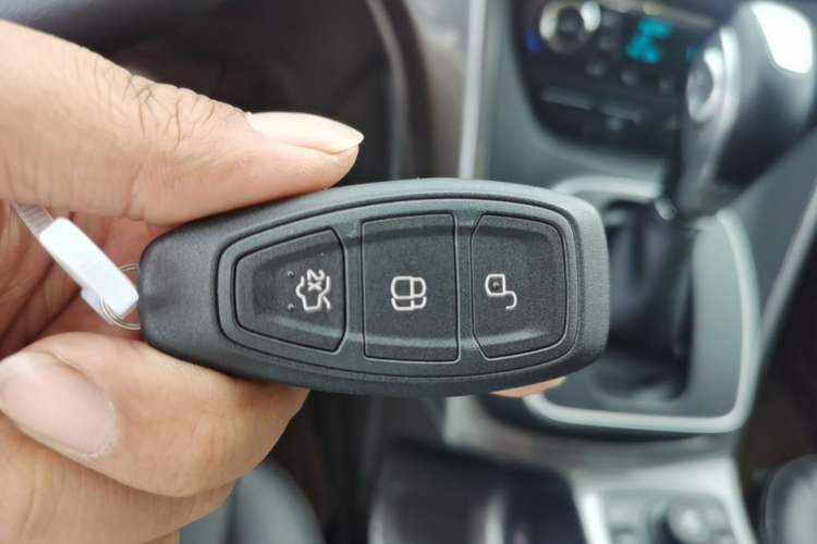 Used Ford Kuga 2015 1.5L GTDi Four-Wheel-Drive Elite Model Vehicle Key