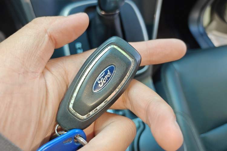 Used Ford Kuga 2015 1.5L GTDi Four-Wheel-Drive Elite Model Vehicle Key