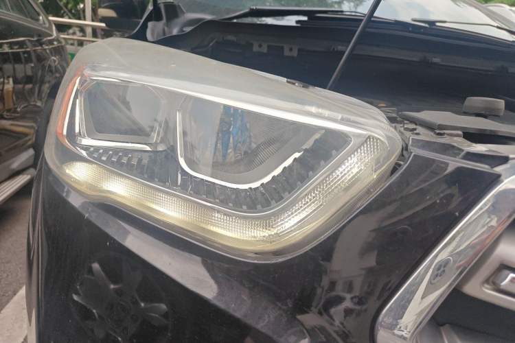 Used Ford Kuga 2016 Zhixing Limited Edition 1.5L GTDi Two-Wheel Drive Comfort Model Right Front Headlight