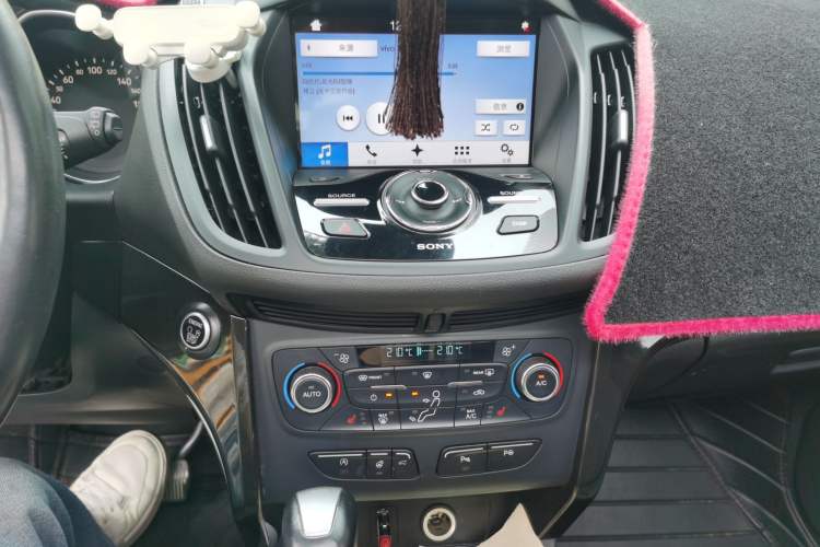 Used Ford Kuga 2016 ZhiXing Limited Edition 1.5L GTDi Two-Wheel Drive Fashion Model Audio And AC Panel