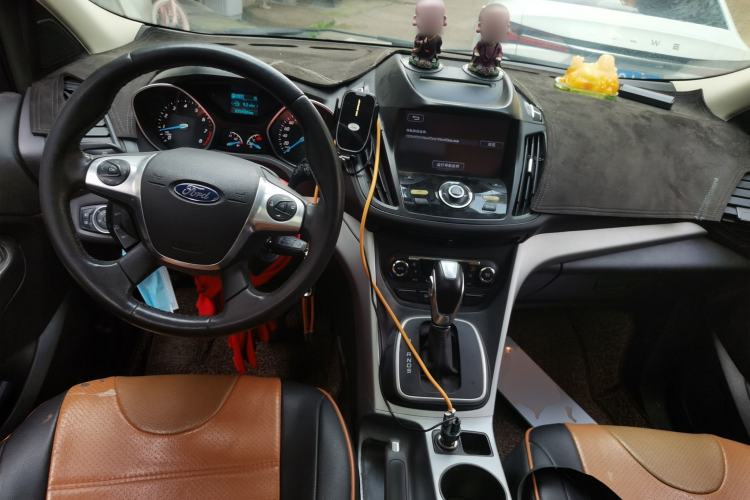 Used Ford Kuga 2016 ZhiXing Limited Edition 1.5L GTDi Two-Wheel Drive Fashion Model Center Console