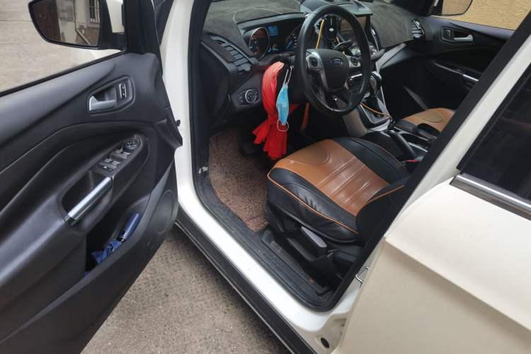 Used Ford Kuga 2016 ZhiXing Limited Edition 1.5L GTDi Two-Wheel Drive Fashion Model Driver Seat