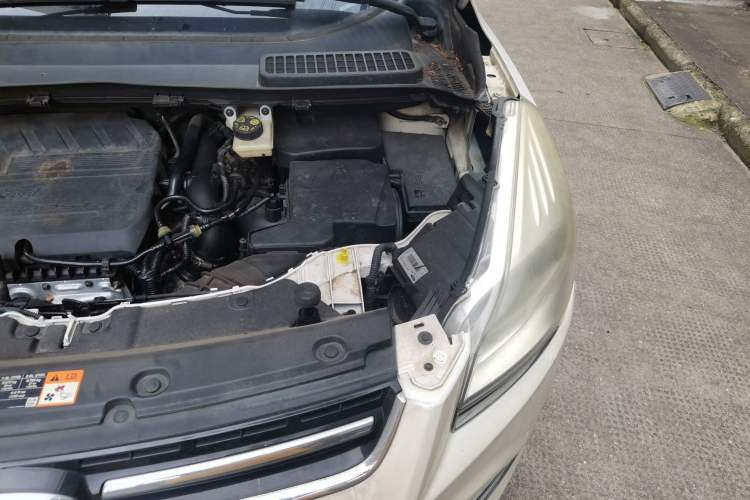 Used Ford Kuga 2016 ZhiXing Limited Edition 1.5L GTDi Two-Wheel Drive Fashion Model Engine Bay Left