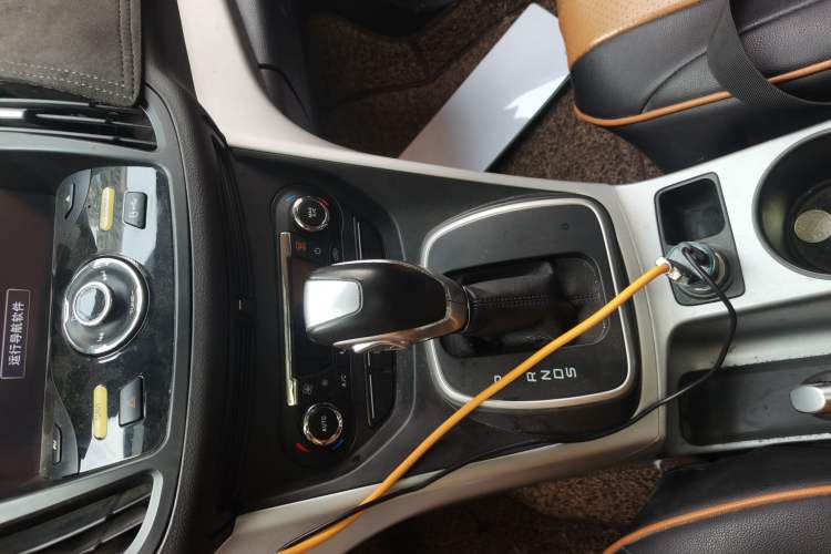 Used Ford Kuga 2016 ZhiXing Limited Edition 1.5L GTDi Two-Wheel Drive Fashion Model Gear Lever