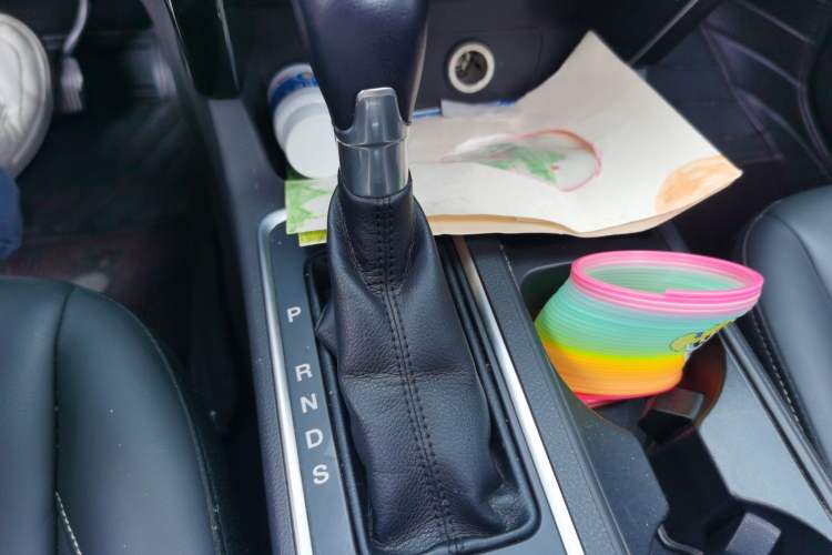 Used Ford Kuga 2016 ZhiXing Limited Edition 1.5L GTDi Two-Wheel Drive Fashion Model Gear Lever
