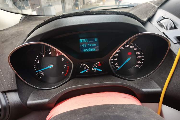 Used Ford Kuga 2016 ZhiXing Limited Edition 1.5L GTDi Two-Wheel Drive Fashion Model Odometer Close Up